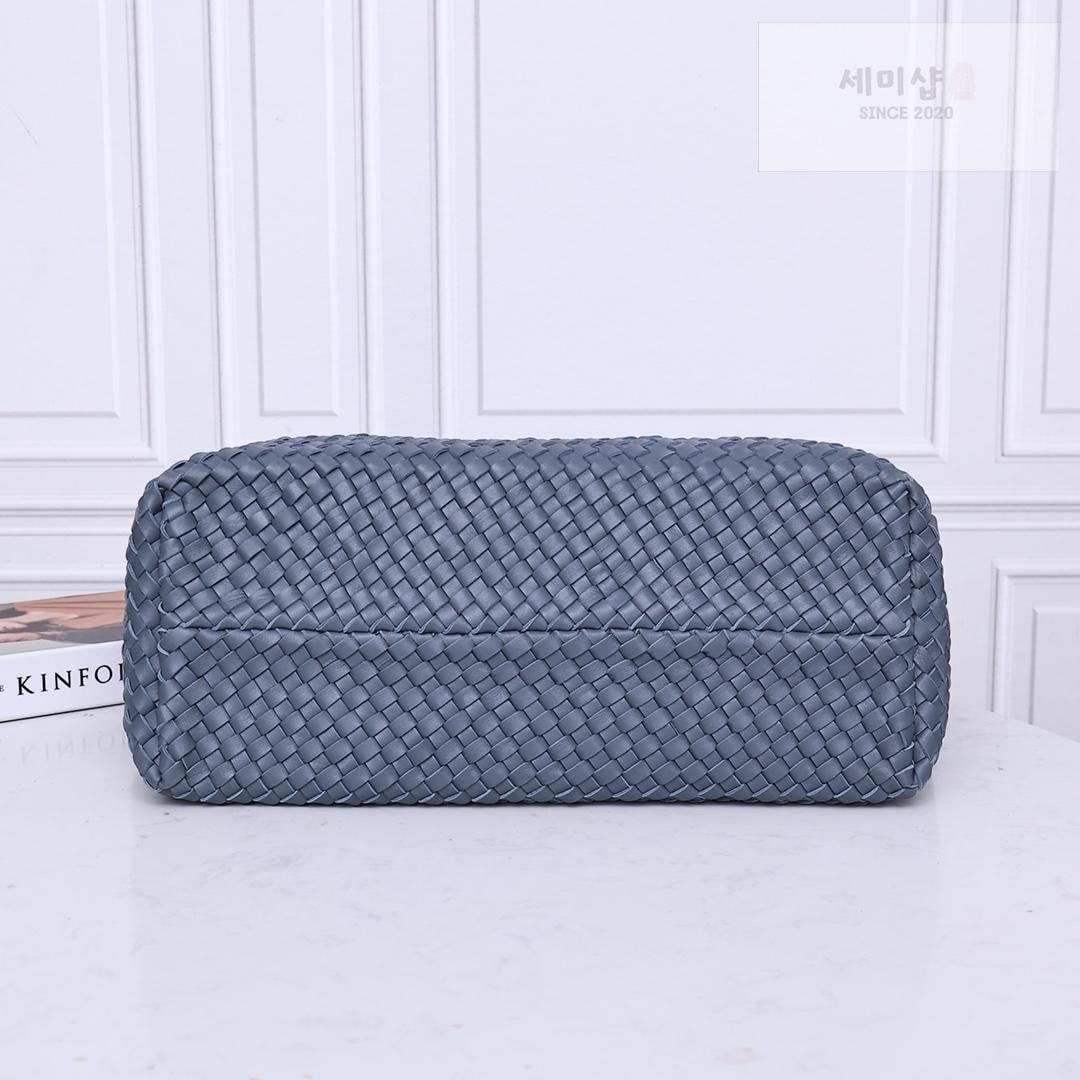 Bottega Veneta Bottega Veneta Cava Medium Bag 34번 이미지
