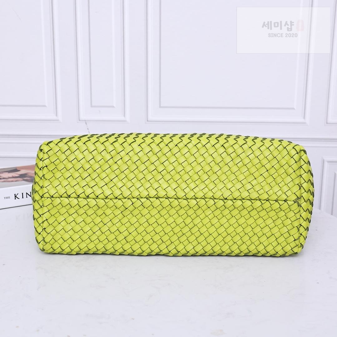 Bottega Veneta Bottega Veneta Cava Medium Bag 40번 이미지