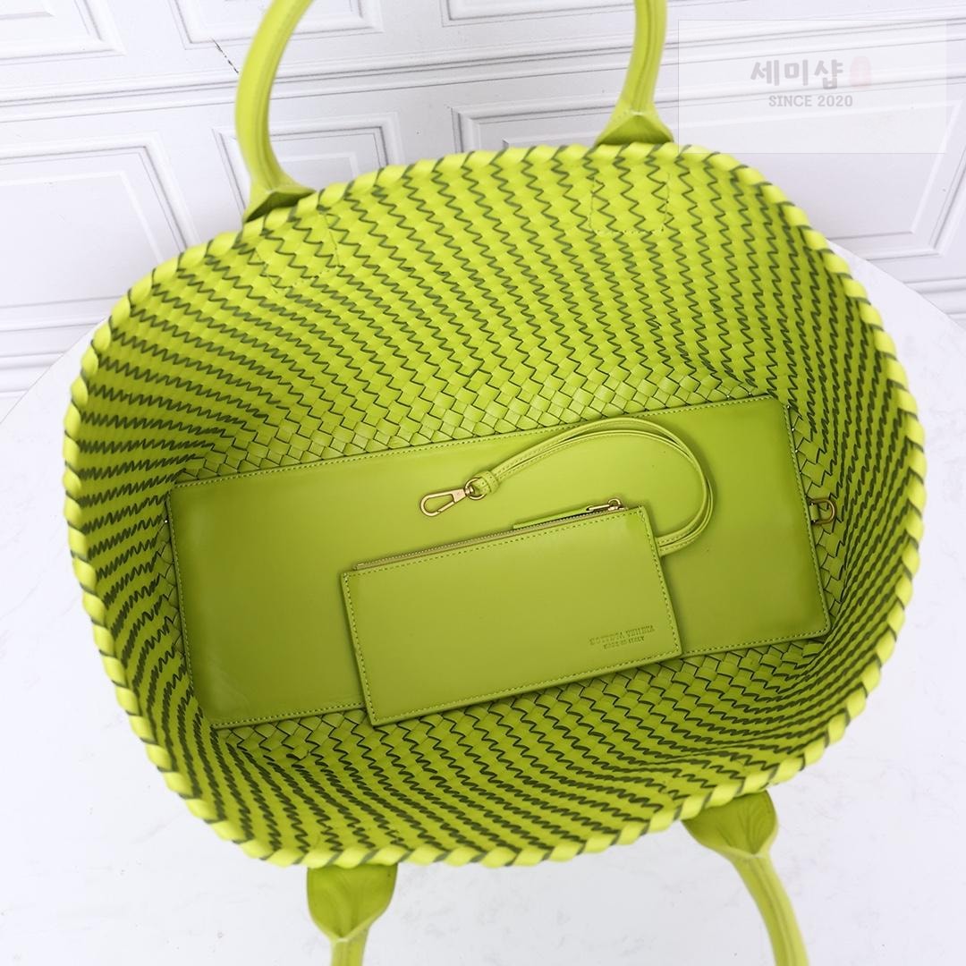 Bottega Veneta Bottega Veneta Cava Medium Bag 54번 이미지