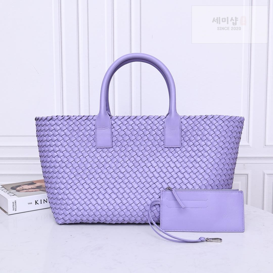 Bottega Veneta Bottega Veneta Cava Medium Bag 60번 이미지