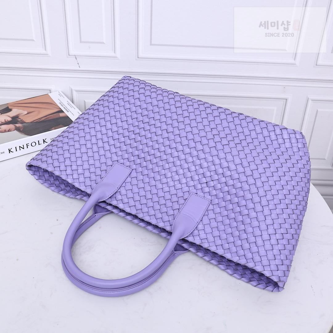 Bottega Veneta Bottega Veneta Cava Medium Bag 43번 이미지