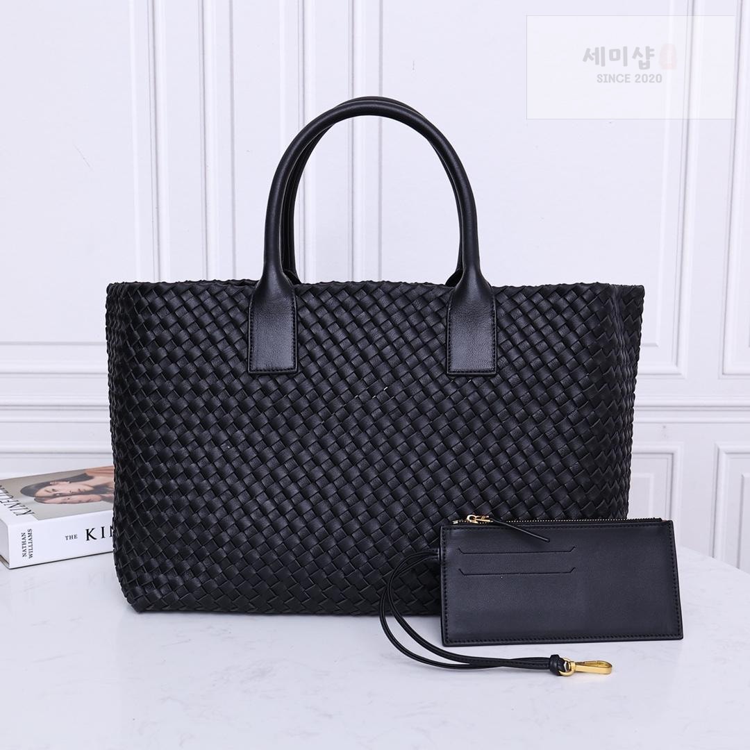 Bottega Veneta Bottega Veneta Cava Medium Bag 46번 이미지
