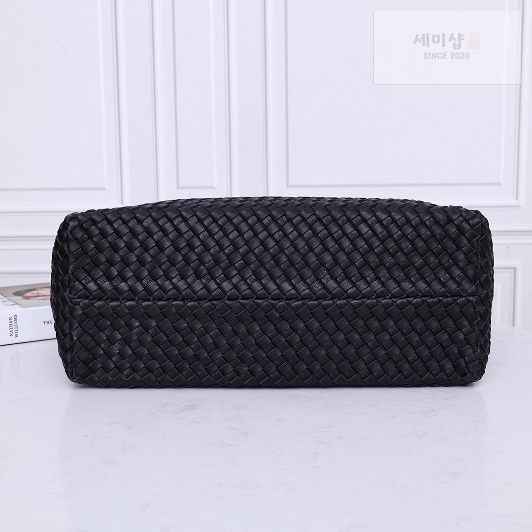 Bottega Veneta Bottega Veneta Cava Medium Bag 48번 이미지