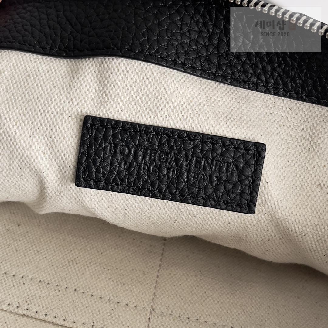 Bottega Veneta Bottega Veneta Diago Pouch Bag 9번 이미지