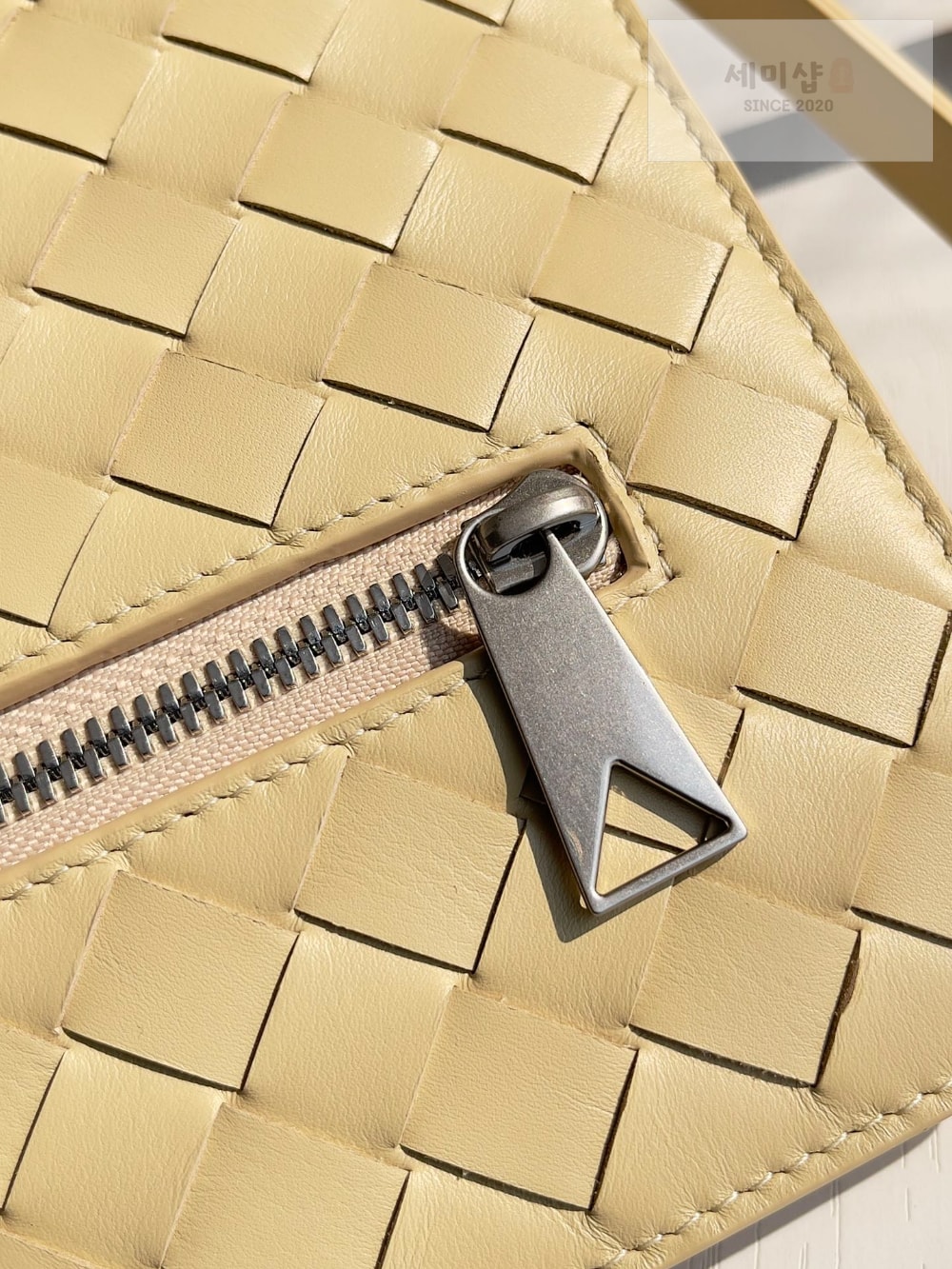 Bottega Veneta Bottega Veneta Intrecciato Document Case With Wristlet Bag 3번 이미지