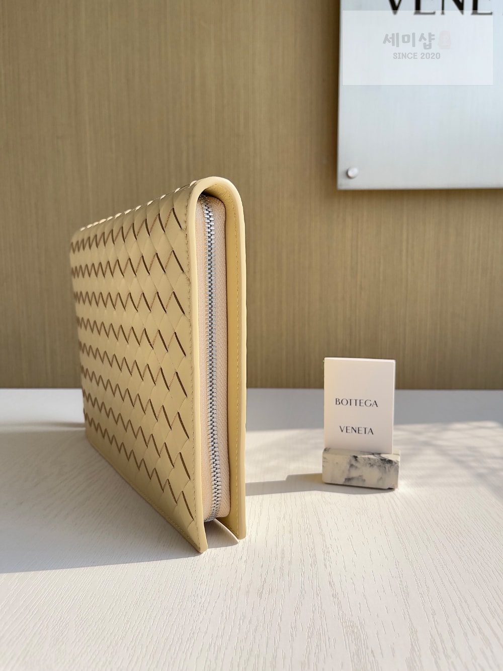Bottega Veneta Bottega Veneta Intrecciato Document Case With Wristlet Bag 4번 이미지