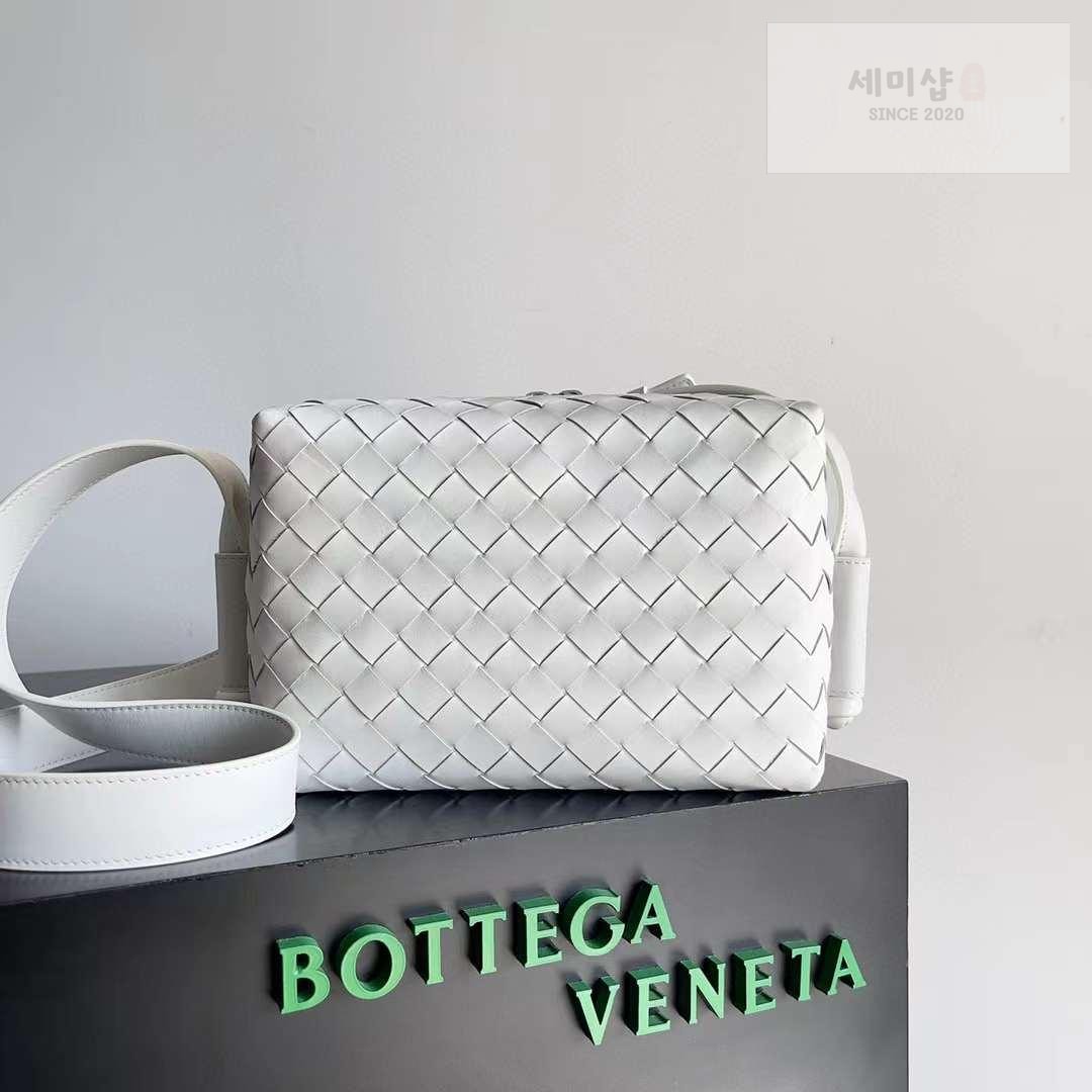 Bottega Veneta Bottega Veneta Intrecciato Loop Camera Bag 1번 이미지