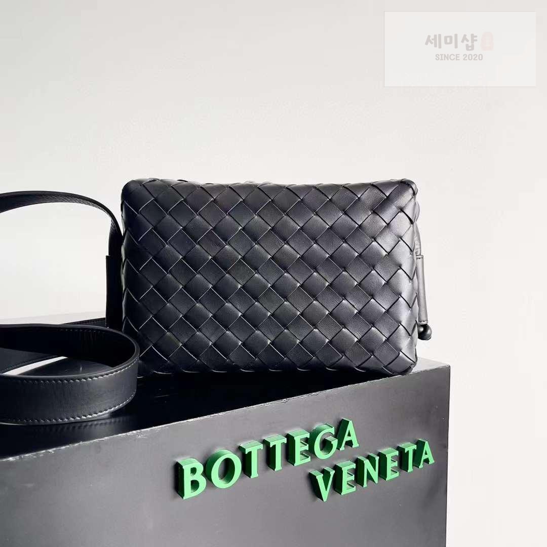 Bottega Veneta Bottega Veneta Intrecciato Loop Camera Bag 9번 이미지