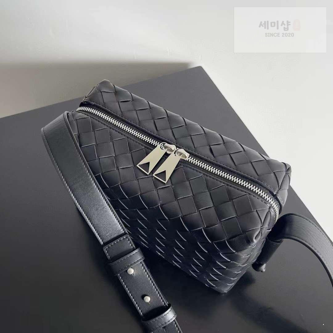 Bottega Veneta Bottega Veneta Intrecciato Loop Camera Bag 12번 이미지