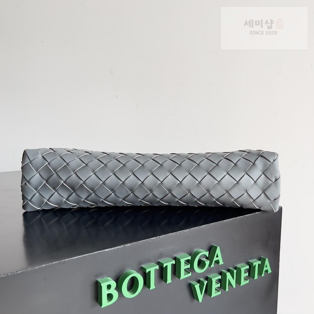 Bottega Veneta Bottega Veneta Intrecciato Zip Pouch Bag 3번 이미지