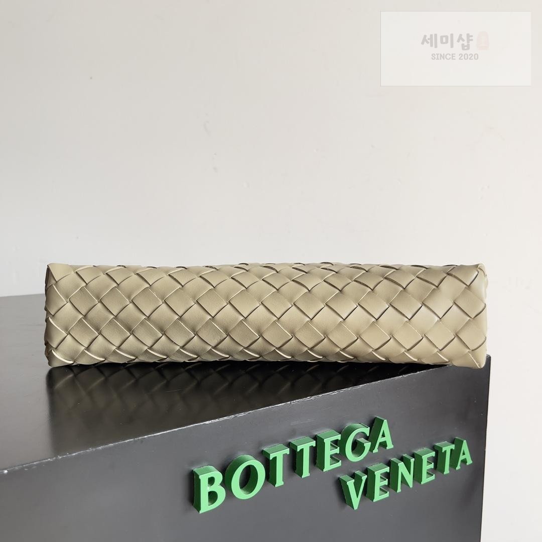 Bottega Veneta Bottega Veneta Intrecciato Zip Pouch Bag 10번 이미지