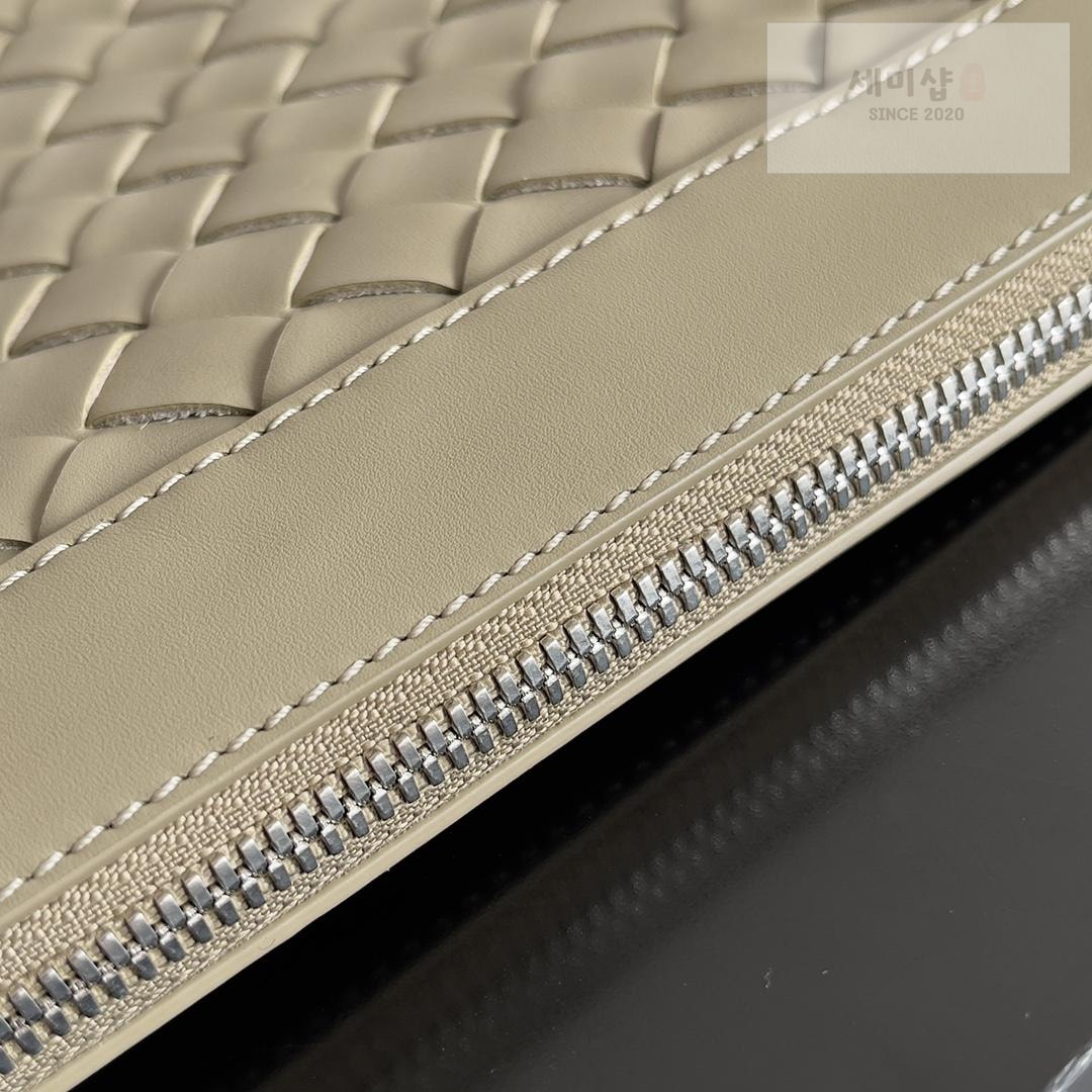 Bottega Veneta Bottega Veneta Intrecciato Zip Pouch Bag 11번 이미지