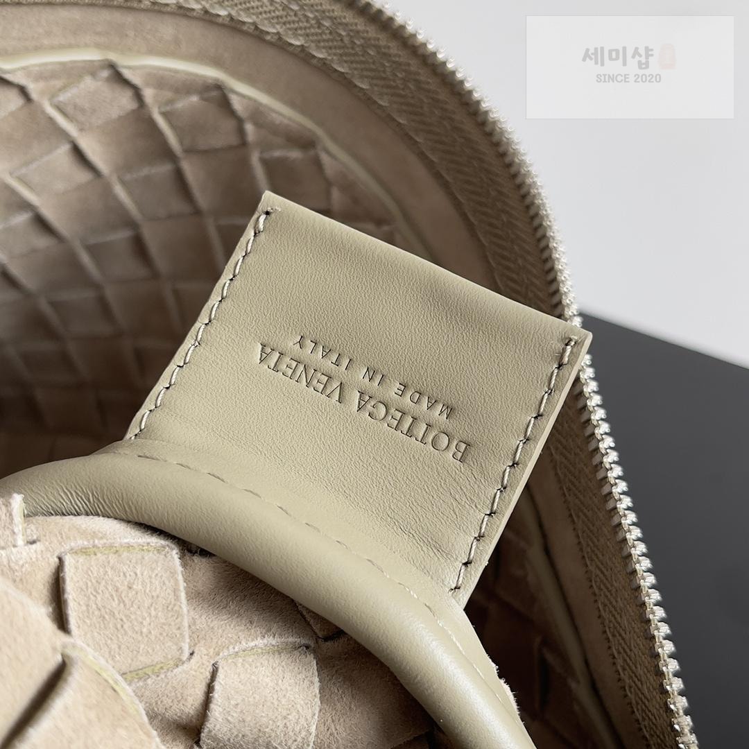 Bottega Veneta Bottega Veneta Intrecciato Zip Pouch Bag 14번 이미지