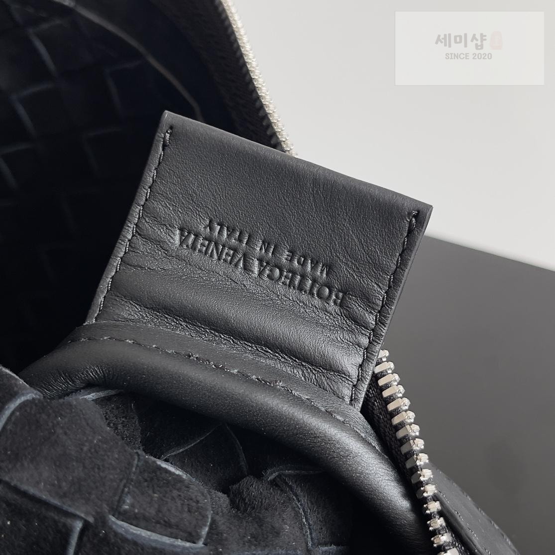 Bottega Veneta Bottega Veneta Intrecciato Zip Pouch Bag 21번 이미지