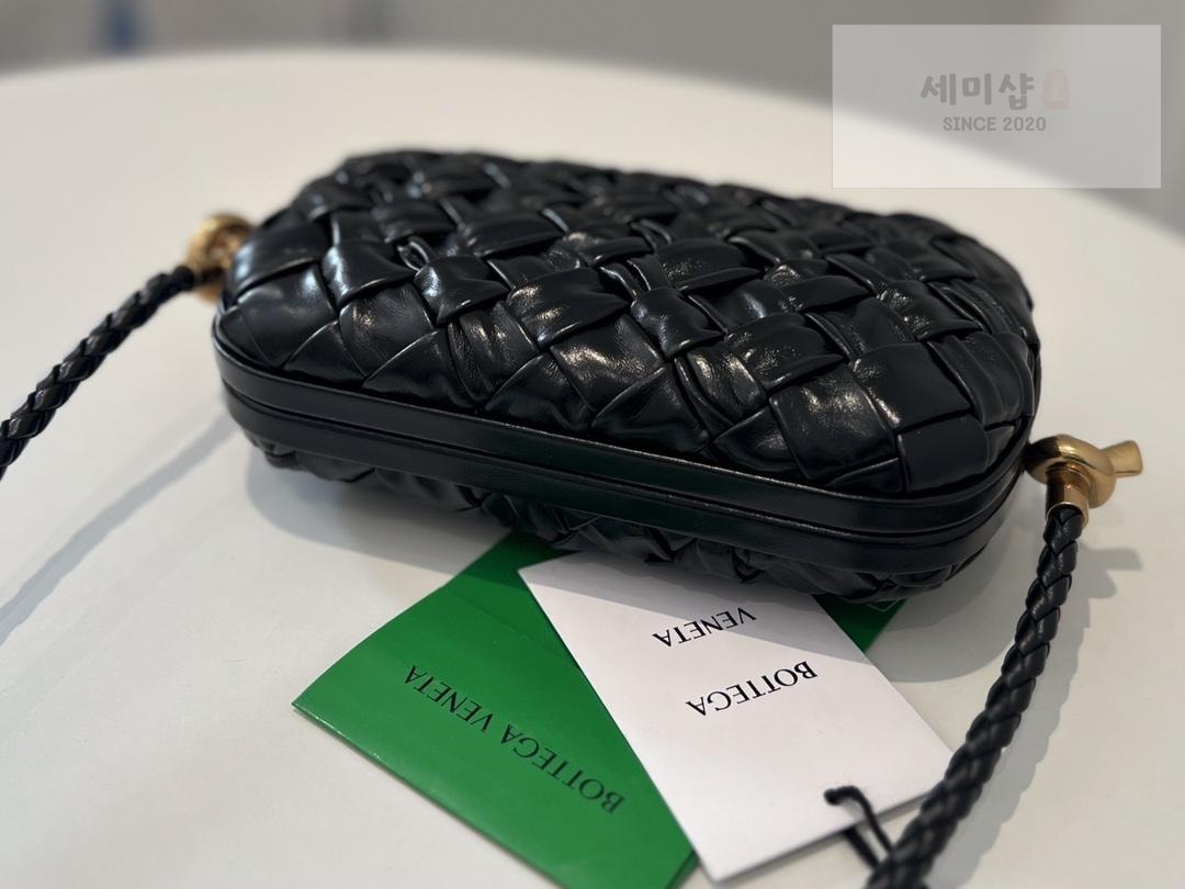 Bottega Veneta Bottega Veneta Knot intrecio Shoulder Bag 17번 이미지