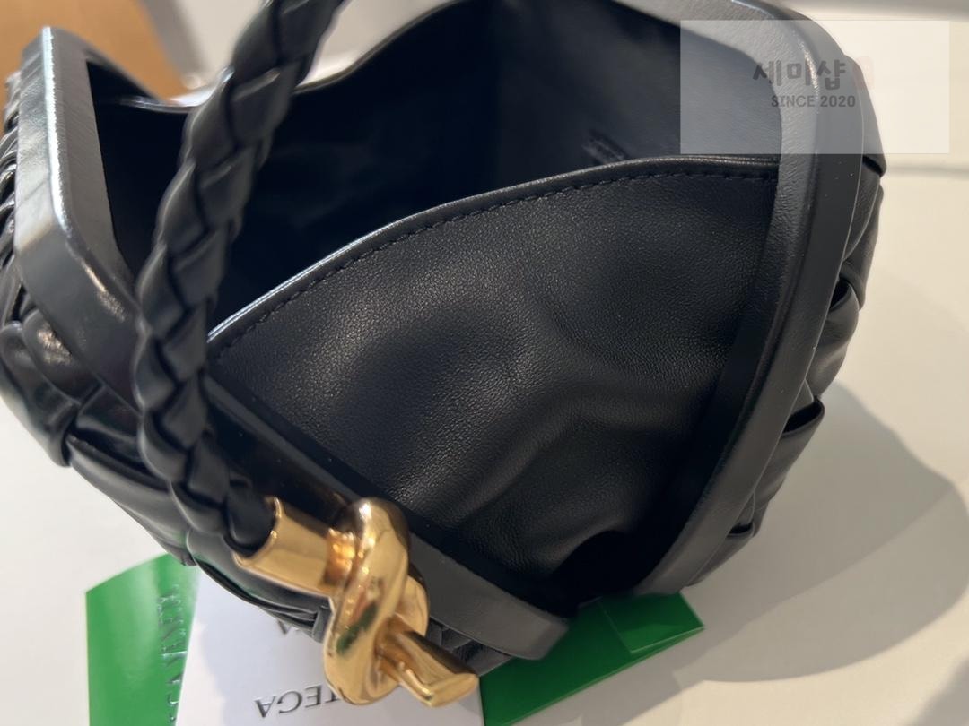 Bottega Veneta Bottega Veneta Knot intrecio Shoulder Bag 19번 이미지