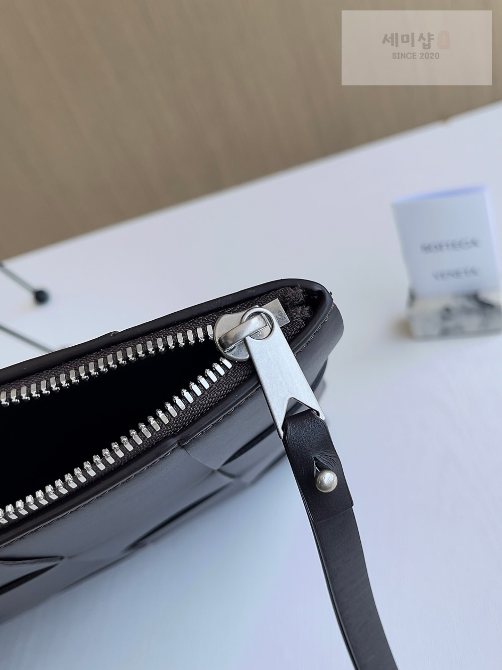 Bottega Veneta Bottega Veneta Large Cassette Pouch Bag 5번 이미지