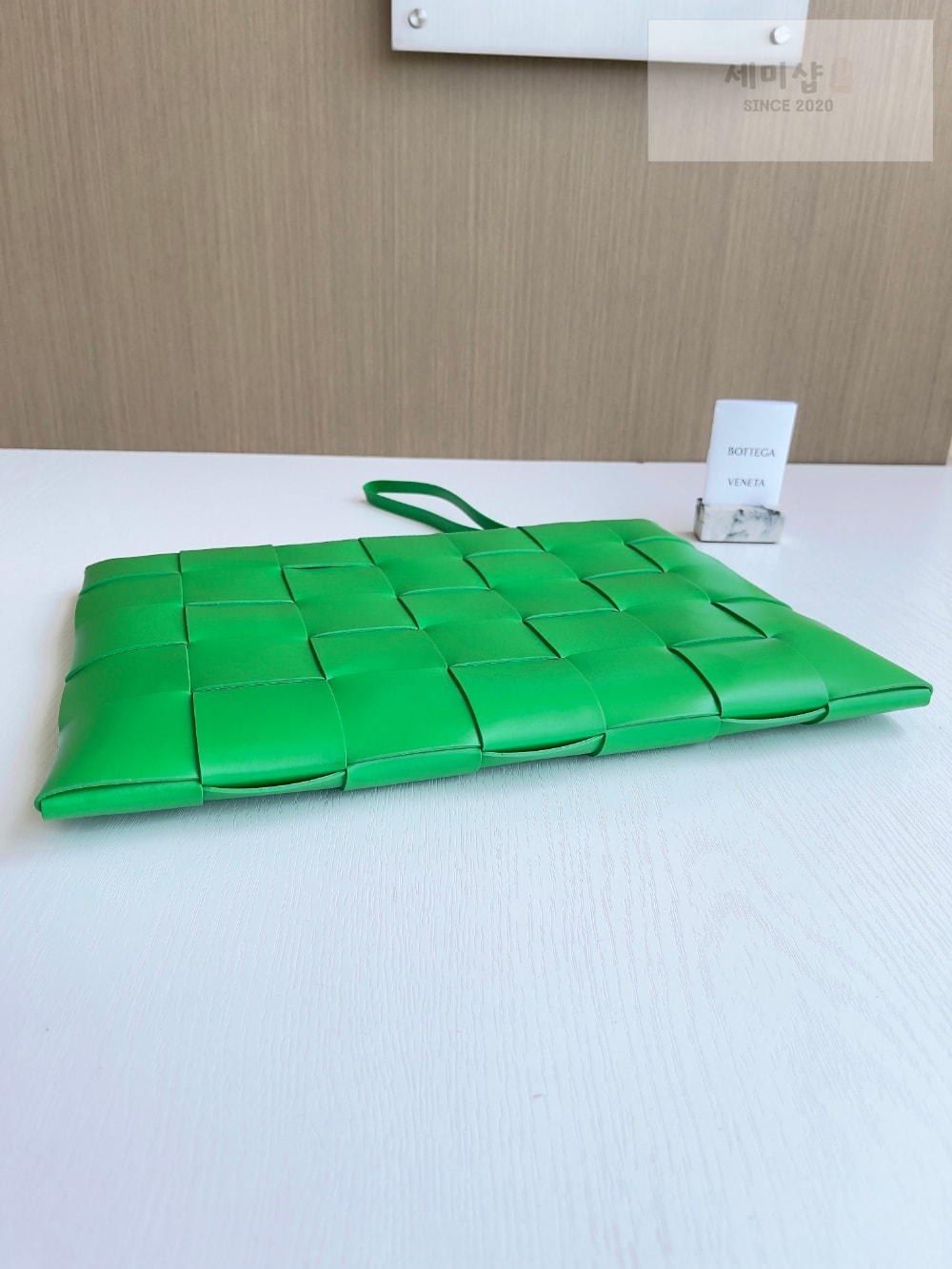 Bottega Veneta Bottega Veneta Large Cassette Pouch Bag 4번 이미지