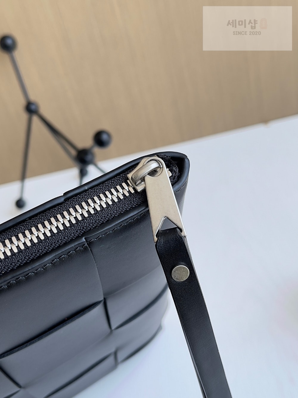 Bottega Veneta Bottega Veneta Large Cassette Pouch Bag 4번 이미지