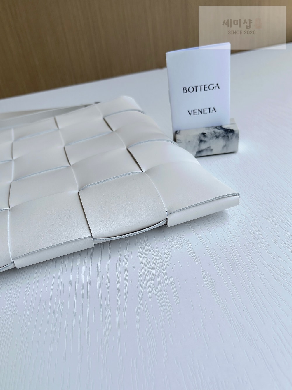 Bottega Veneta Bottega Veneta Large Cassette Pouch Bag 3번 이미지