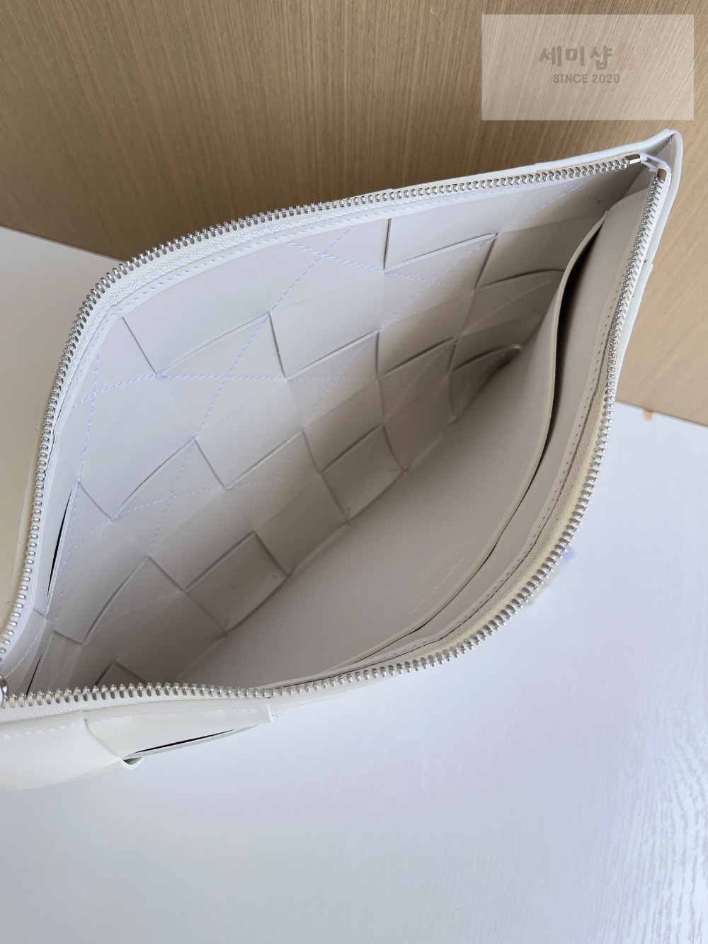 Bottega Veneta Bottega Veneta Large Cassette Pouch Bag 6번 이미지