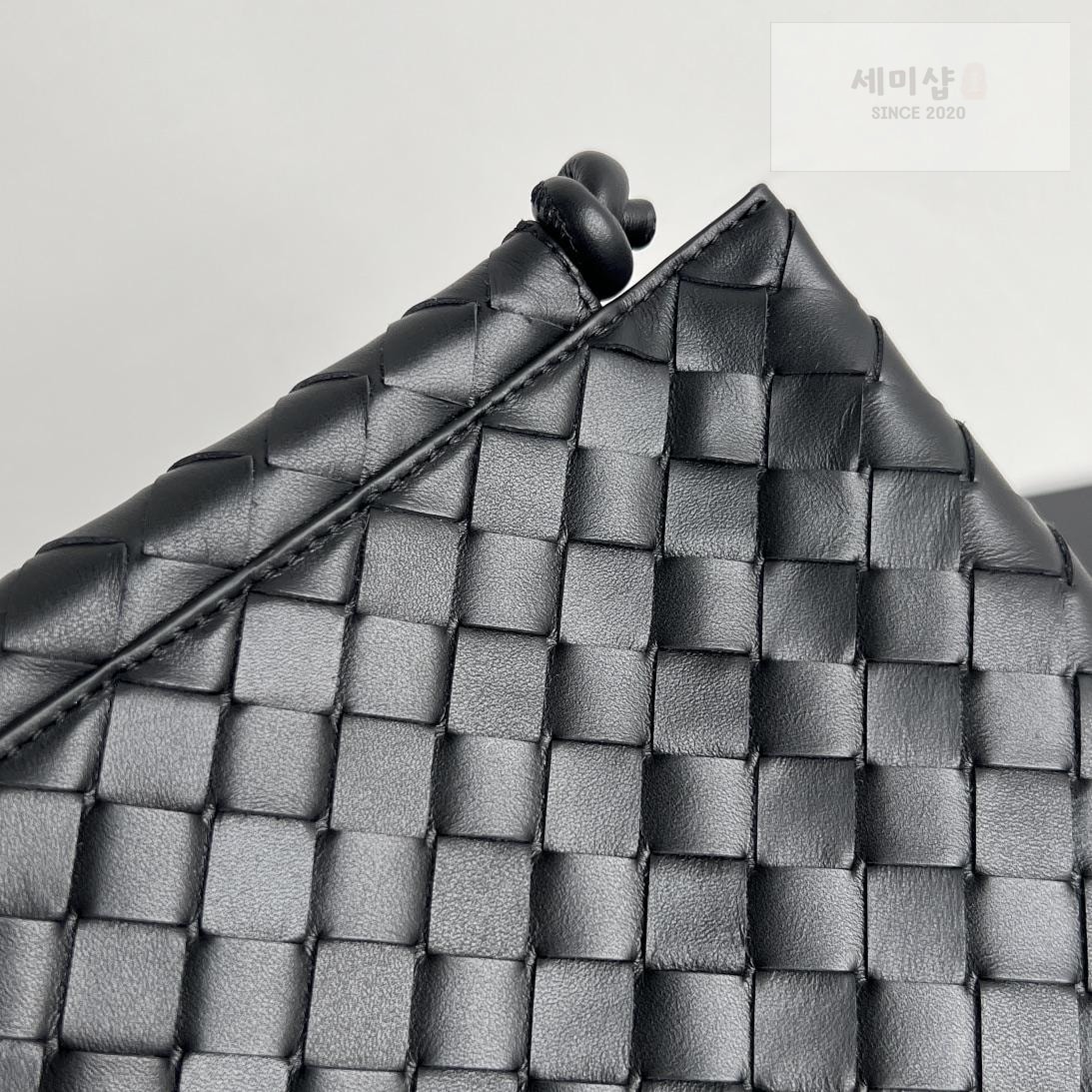 Bottega Veneta Bottega Veneta Large Flat Loop Bag 16번 이미지