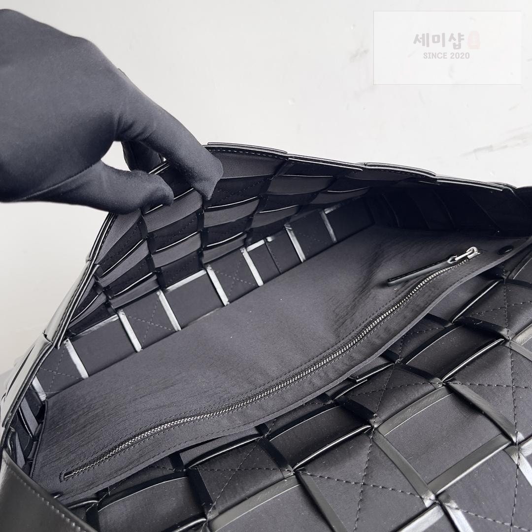 Bottega Veneta Bottega Veneta Maxi Cassette Bag 7번 이미지