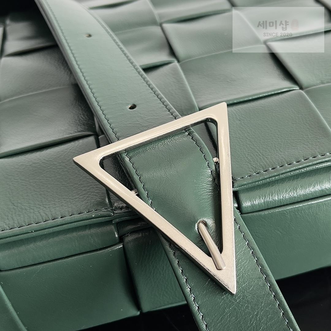 Bottega Veneta Bottega Veneta Maxi Cassette Bag 13번 이미지