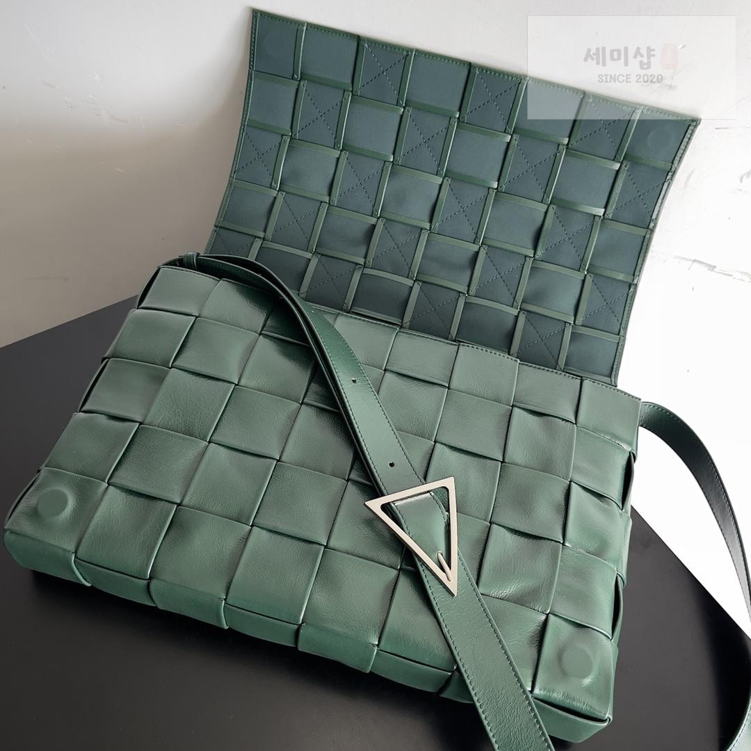 Bottega Veneta Bottega Veneta Maxi Cassette Bag 14번 이미지