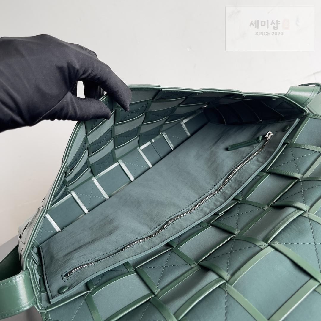 Bottega Veneta Bottega Veneta Maxi Cassette Bag 15번 이미지