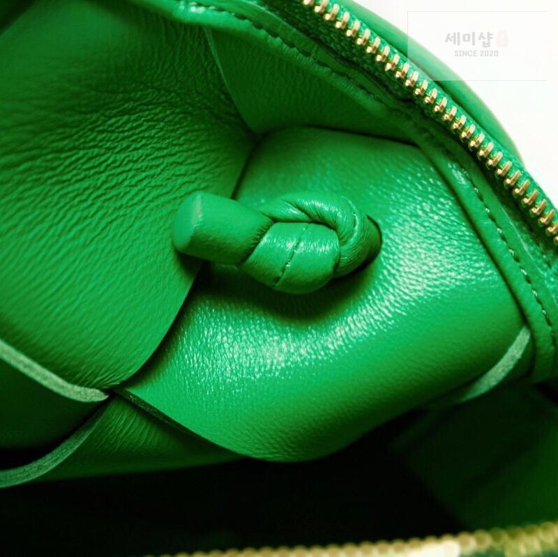 Bottega Veneta Bottega Veneta Mini Cassette Camera Bag Bag 7번 이미지