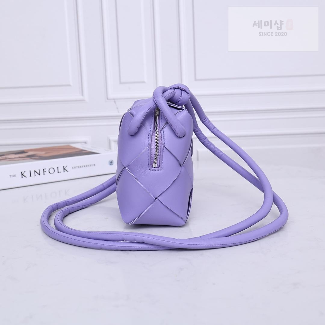 Bottega Veneta Bottega Veneta Mini Cassette Camera Bag Bag 9번 이미지