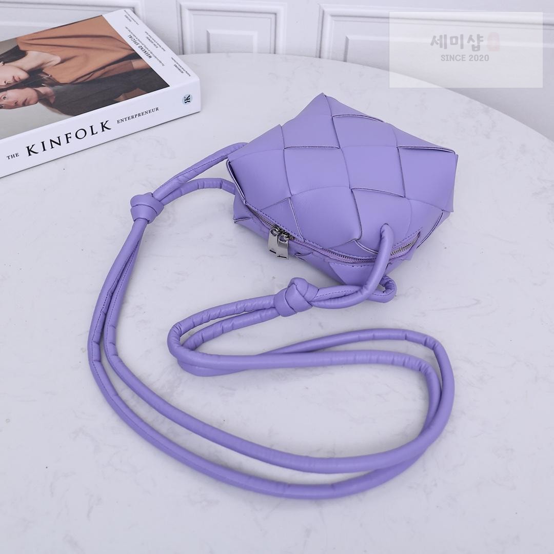 Bottega Veneta Bottega Veneta Mini Cassette Camera Bag Bag 11번 이미지