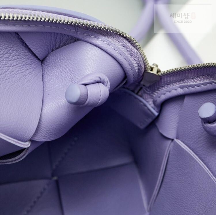 Bottega Veneta Bottega Veneta Mini Cassette Camera Bag Bag 62번 이미지