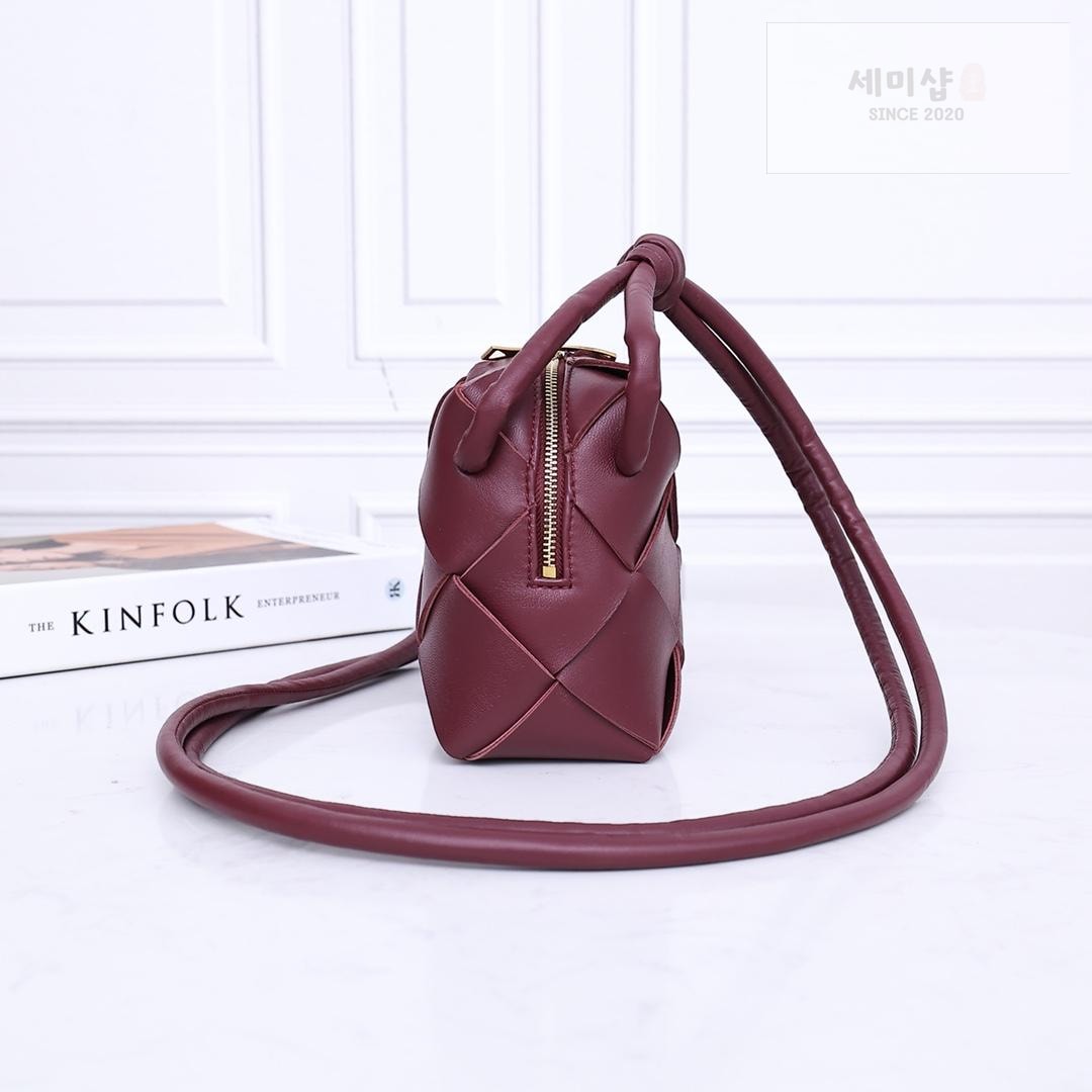 Bottega Veneta Bottega Veneta Mini Cassette Camera Bag Bag 29번 이미지