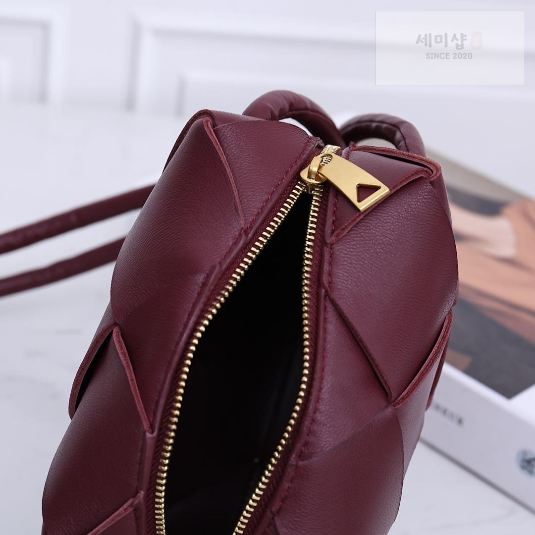 Bottega Veneta Bottega Veneta Mini Cassette Camera Bag Bag 31번 이미지