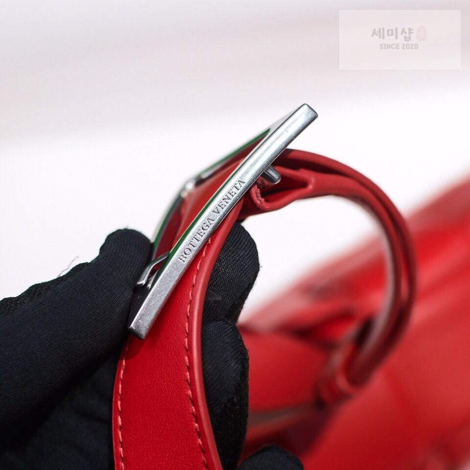 Bottega Veneta Bottega Veneta Padded Cassette Bag 39번 이미지
