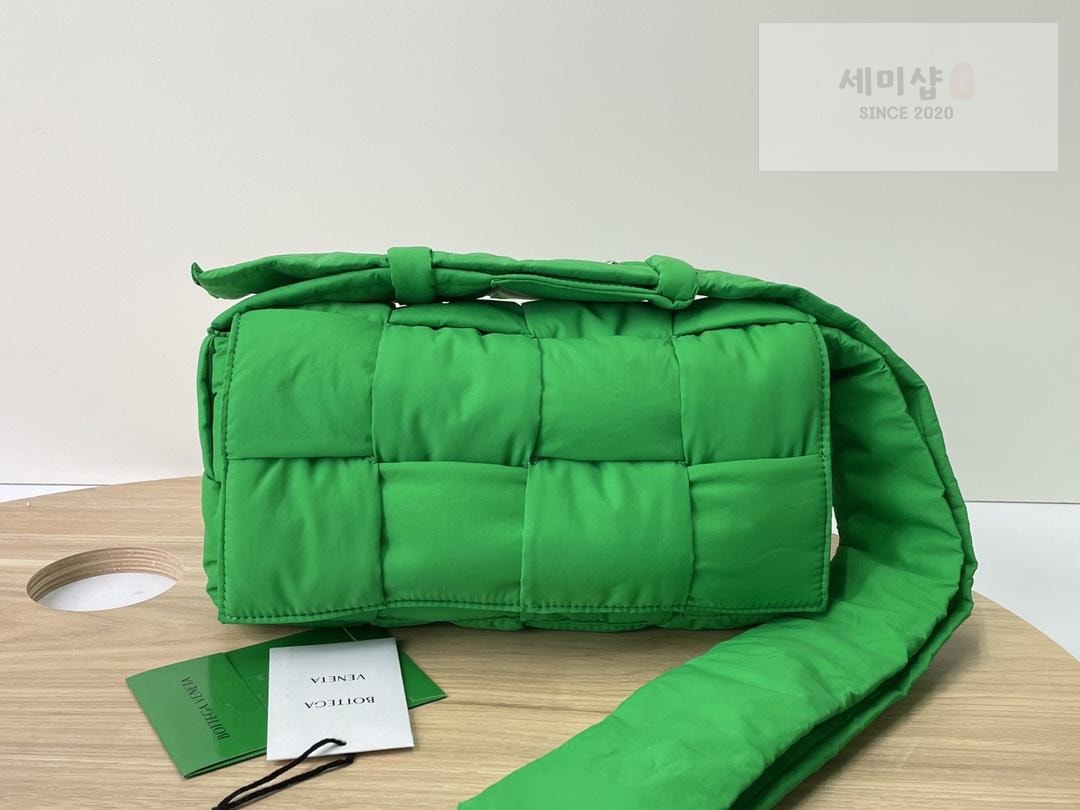 Bottega Veneta 보테가베네타 패딩 카세트백 레플리카 1번 이미지 - Bag | 세미샵 레플리카 사이트