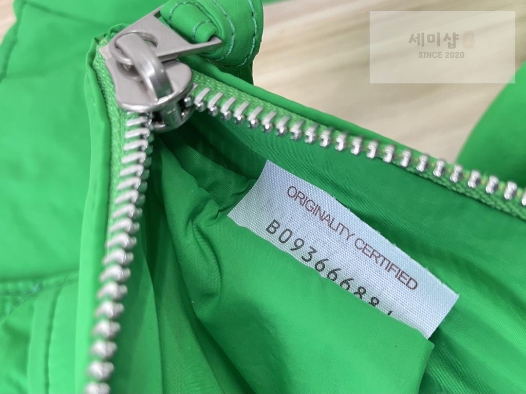 Bottega Veneta 보테가베네타 패딩 카세트백 레플리카 8번 이미지 - Bag | 세미샵 레플리카 사이트