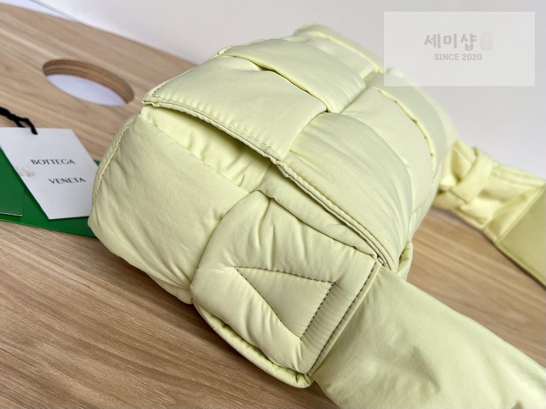 Bottega Veneta 보테가베네타 패딩 카세트백 레플리카 10번 이미지 - Bag | 세미샵 레플리카 사이트
