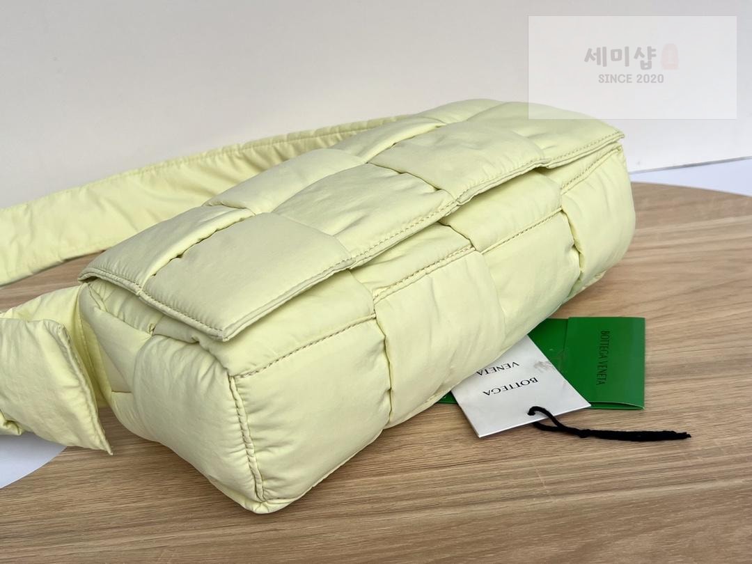 Bottega Veneta 보테가베네타 패딩 카세트백 레플리카 11번 이미지 - Bag | 세미샵 레플리카 사이트