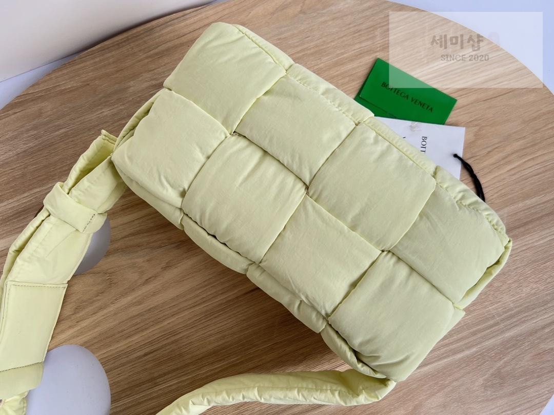 Bottega Veneta 보테가베네타 패딩 카세트백 레플리카 12번 이미지 - Bag | 세미샵 레플리카 사이트