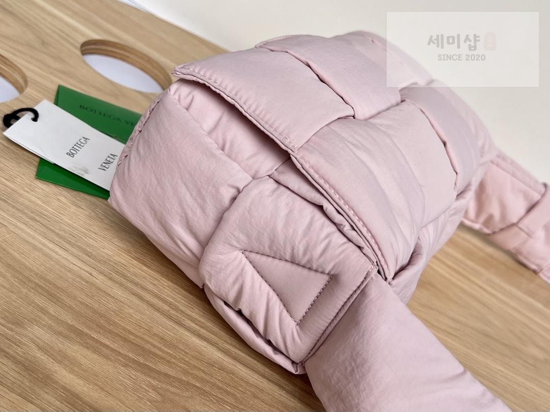 Bottega Veneta 보테가베네타 패딩 카세트백 레플리카 76번 이미지 - Bag | 세미샵 레플리카 사이트