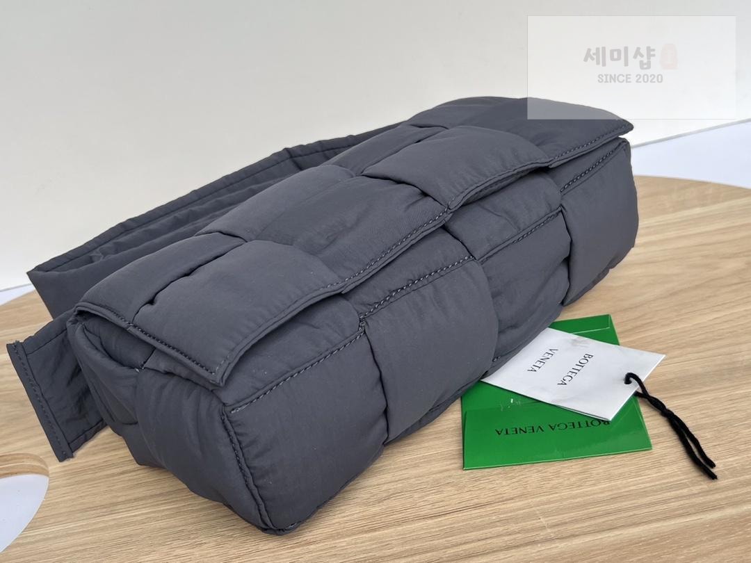 Bottega Veneta 보테가베네타 패딩 카세트백 레플리카 23번 이미지 - Bag | 세미샵 레플리카 사이트