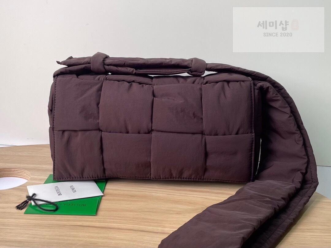 Bottega Veneta 보테가베네타 패딩 카세트백 레플리카 28번 이미지 - Bag | 세미샵 레플리카 사이트
