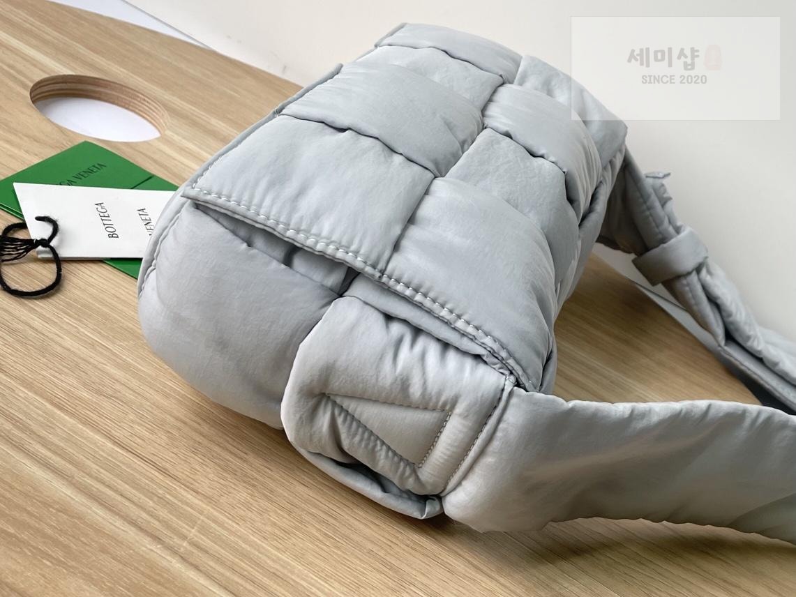 Bottega Veneta 보테가베네타 패딩 카세트백 레플리카 35번 이미지 - Bag | 세미샵 레플리카 사이트