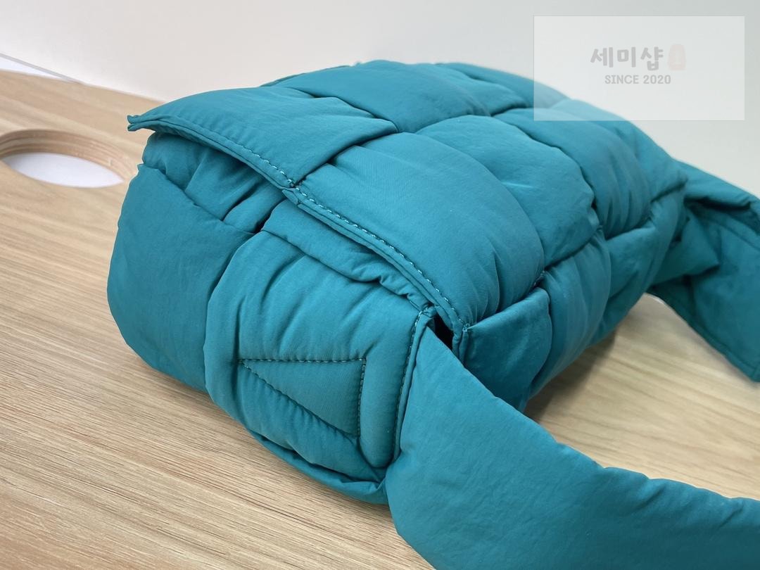 Bottega Veneta 보테가베네타 패딩 카세트백 레플리카 48번 이미지 - Bag | 세미샵 레플리카 사이트