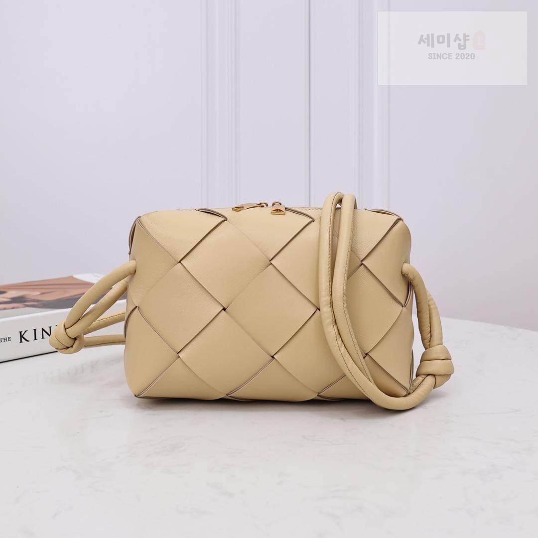 Bottega Veneta Bottega Veneta Small Cassette Camera Bag Bag 1번 이미지