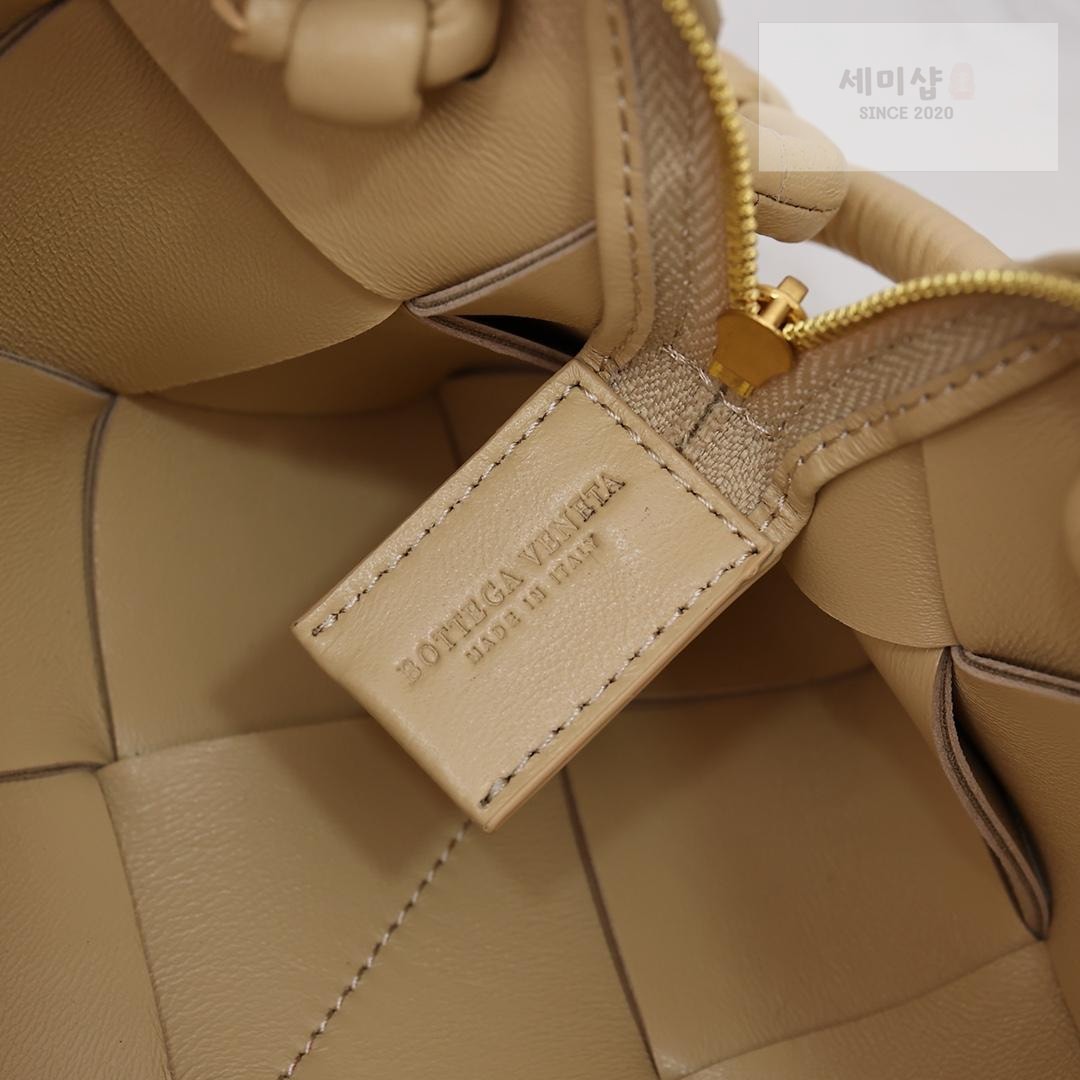 Bottega Veneta Bottega Veneta Small Cassette Camera Bag Bag 9번 이미지