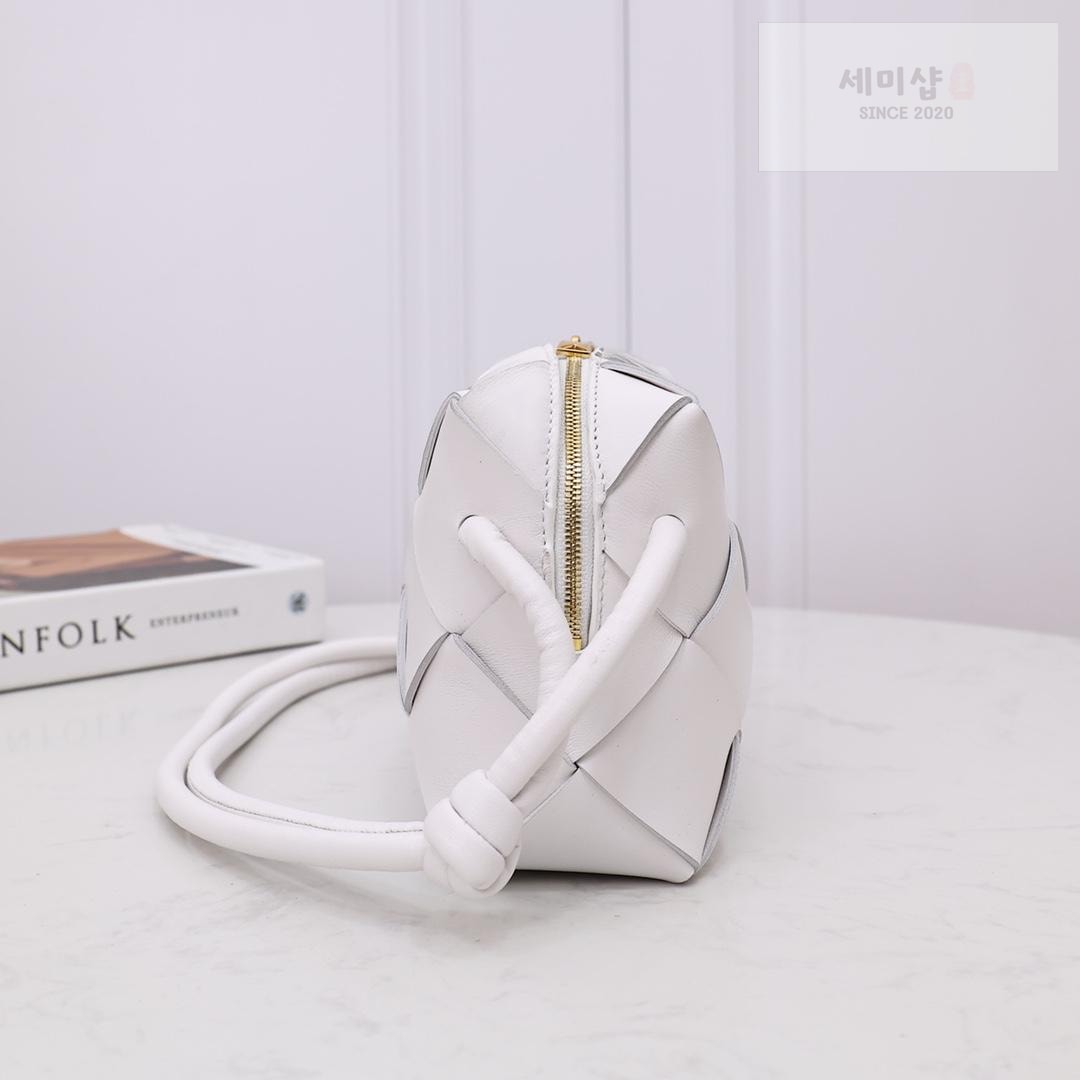 Bottega Veneta Bottega Veneta Small Cassette Camera Bag Bag 6번 이미지